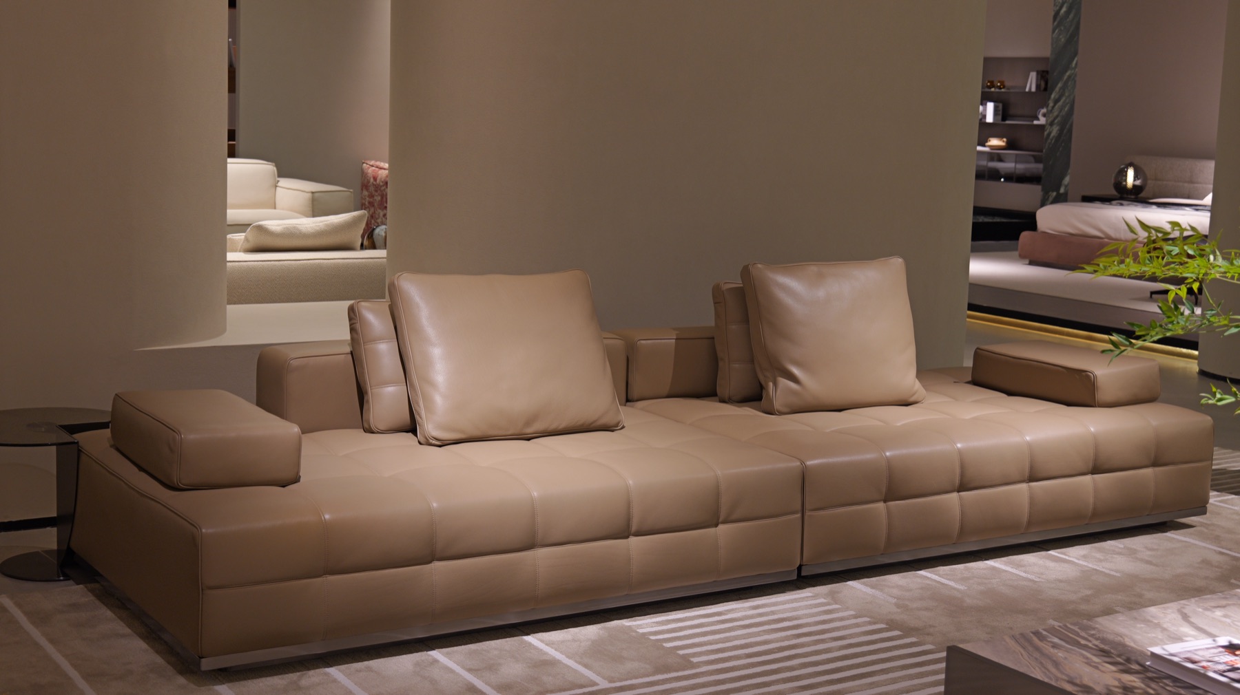 Lawrence Sofa 17