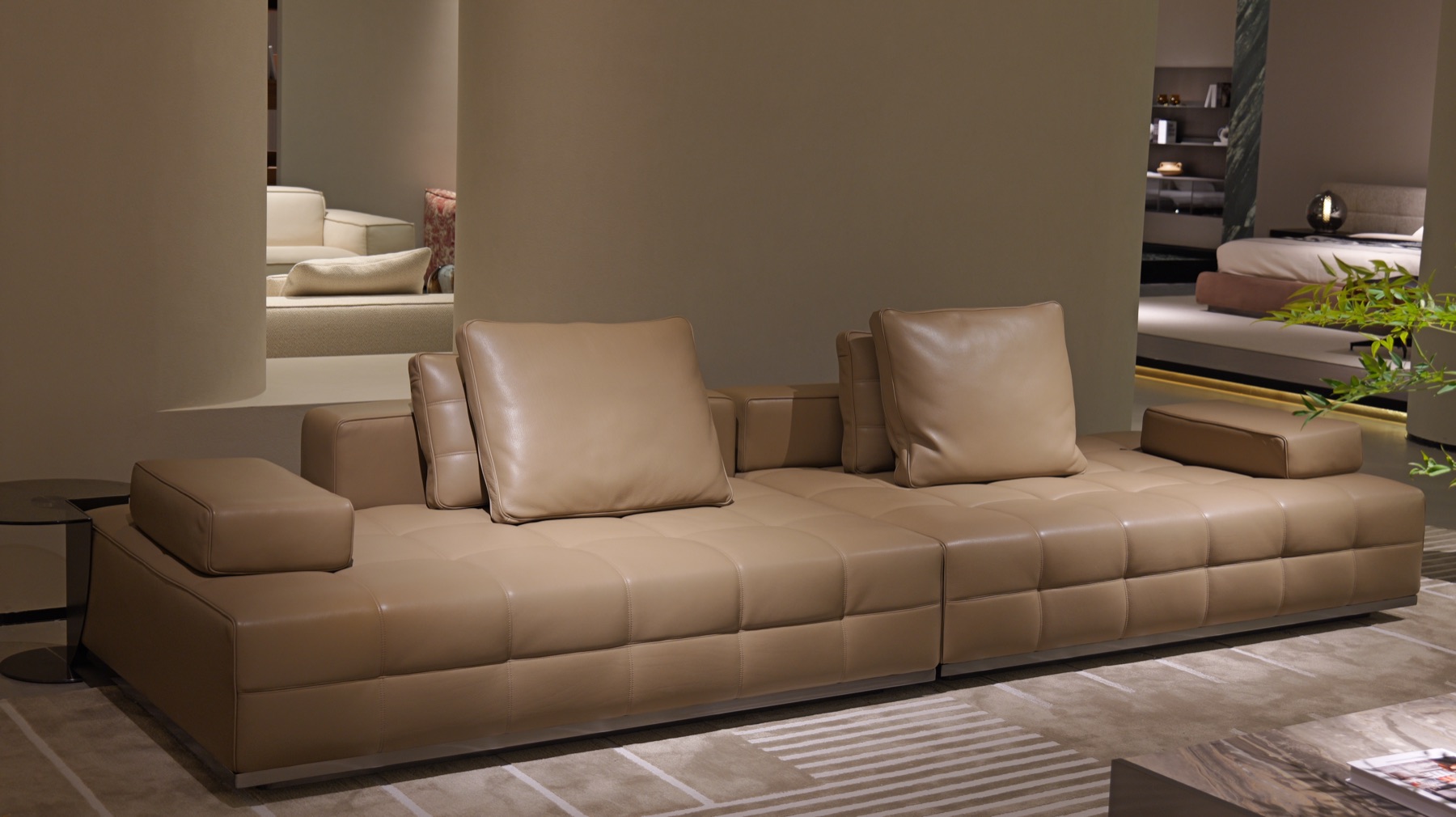 Lawrence Sofa 18