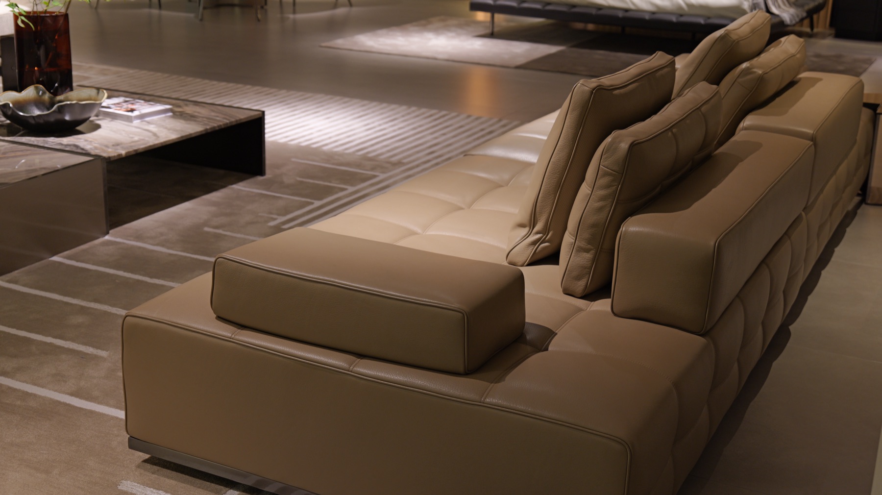Lawrence Sofa 29