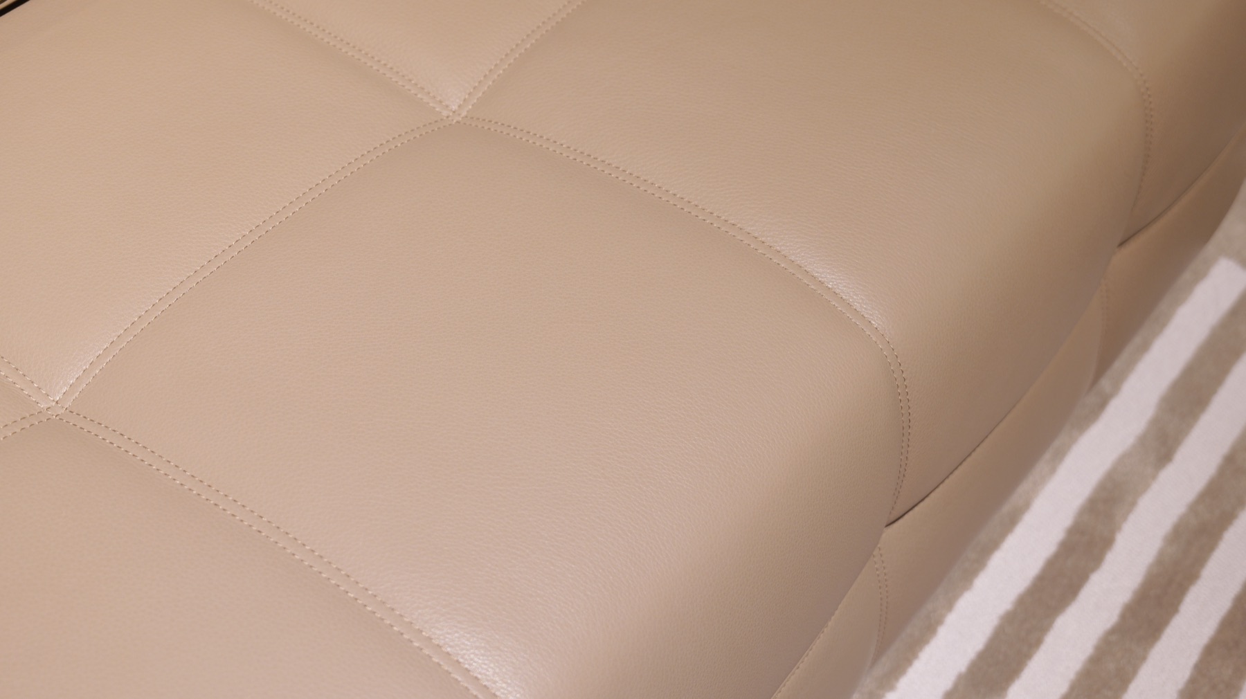 Lawrence Sofa 40