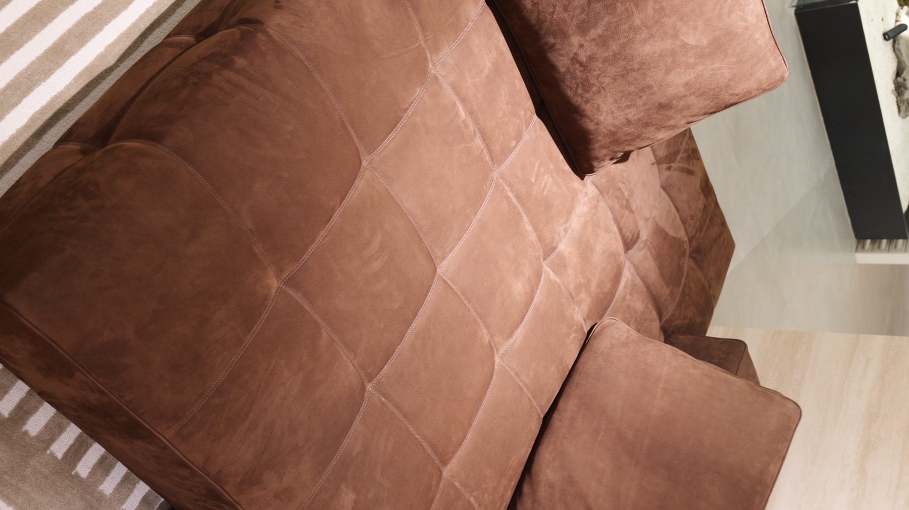 Lawrence Sofa 42