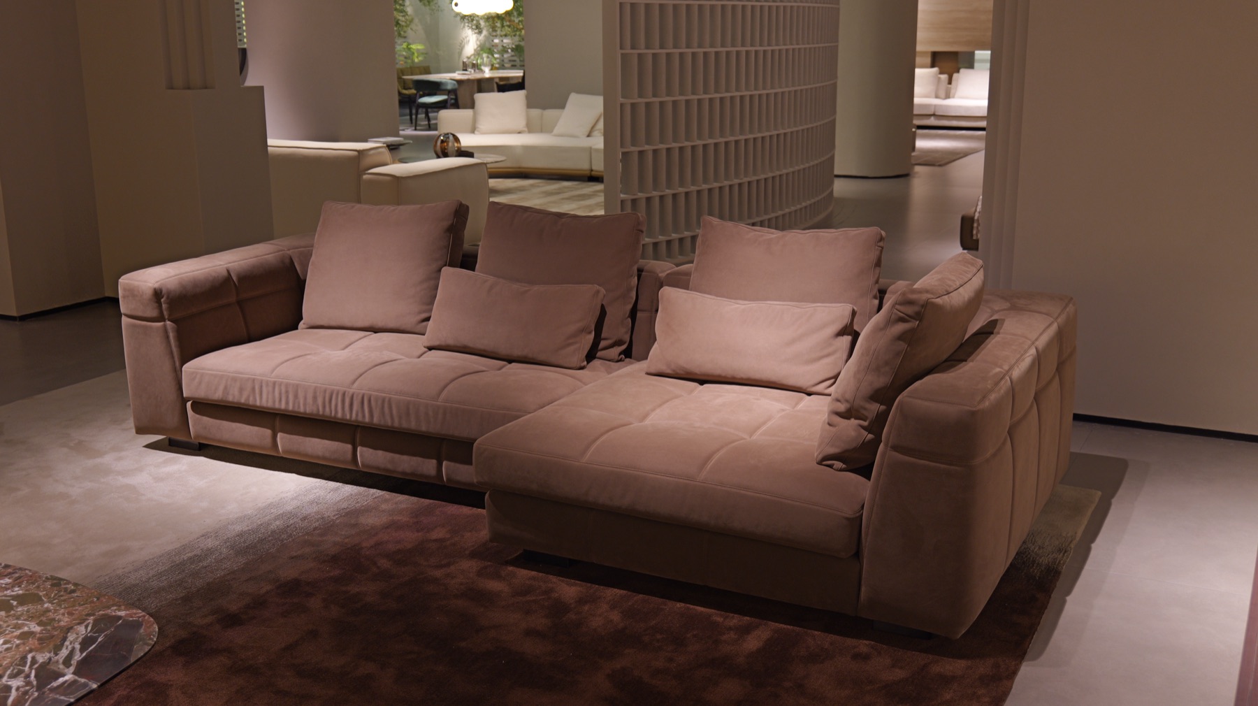 Blazer Sofa 27