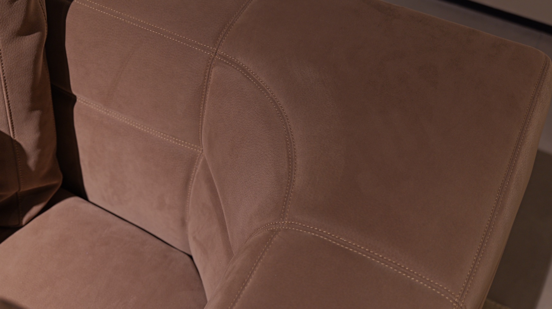 Blazer Sofa 32