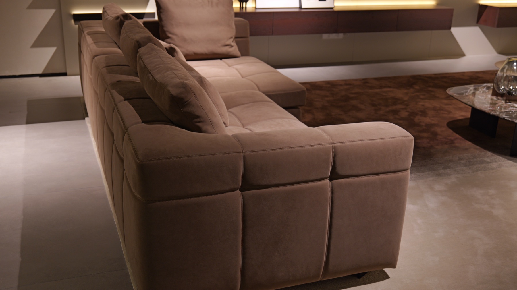 Blazer Sofa 43