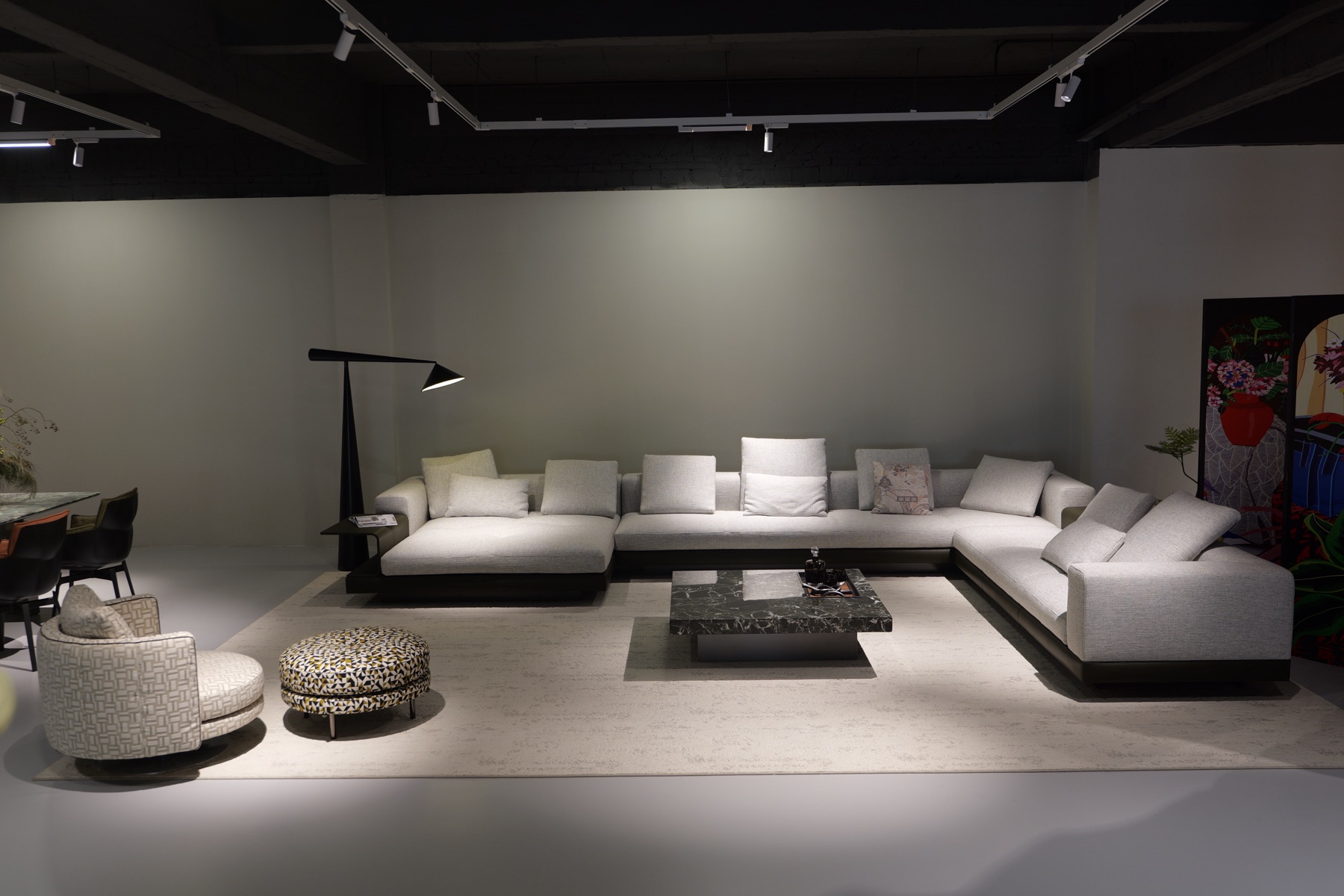 Connery Sofa 47