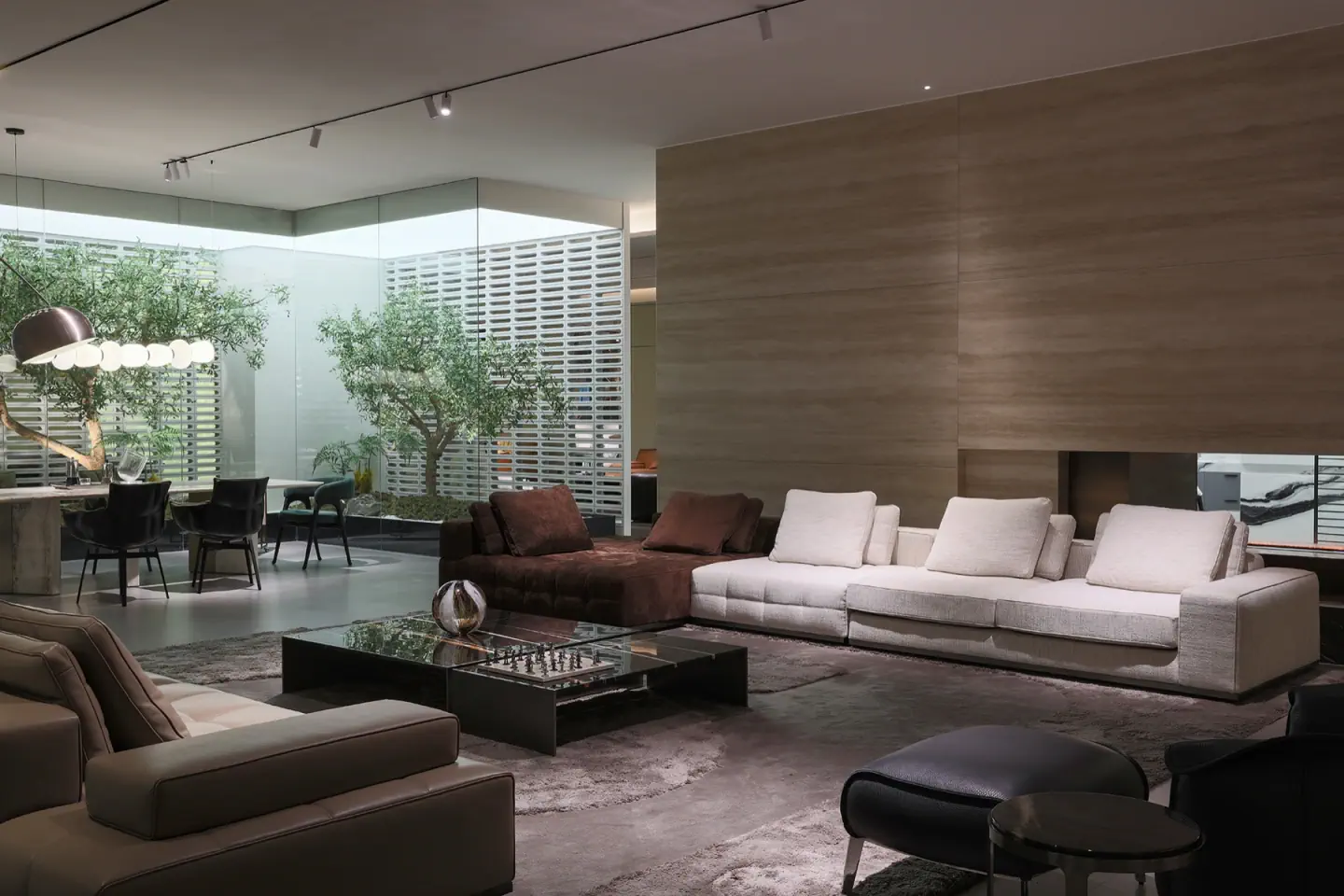 Chenxing furnished living room facing a garden courtyard