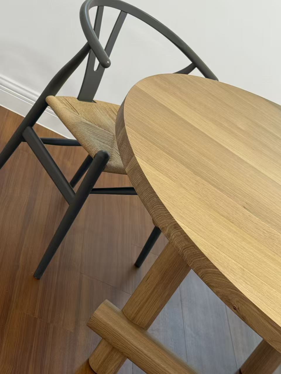 Custom Table Design 033