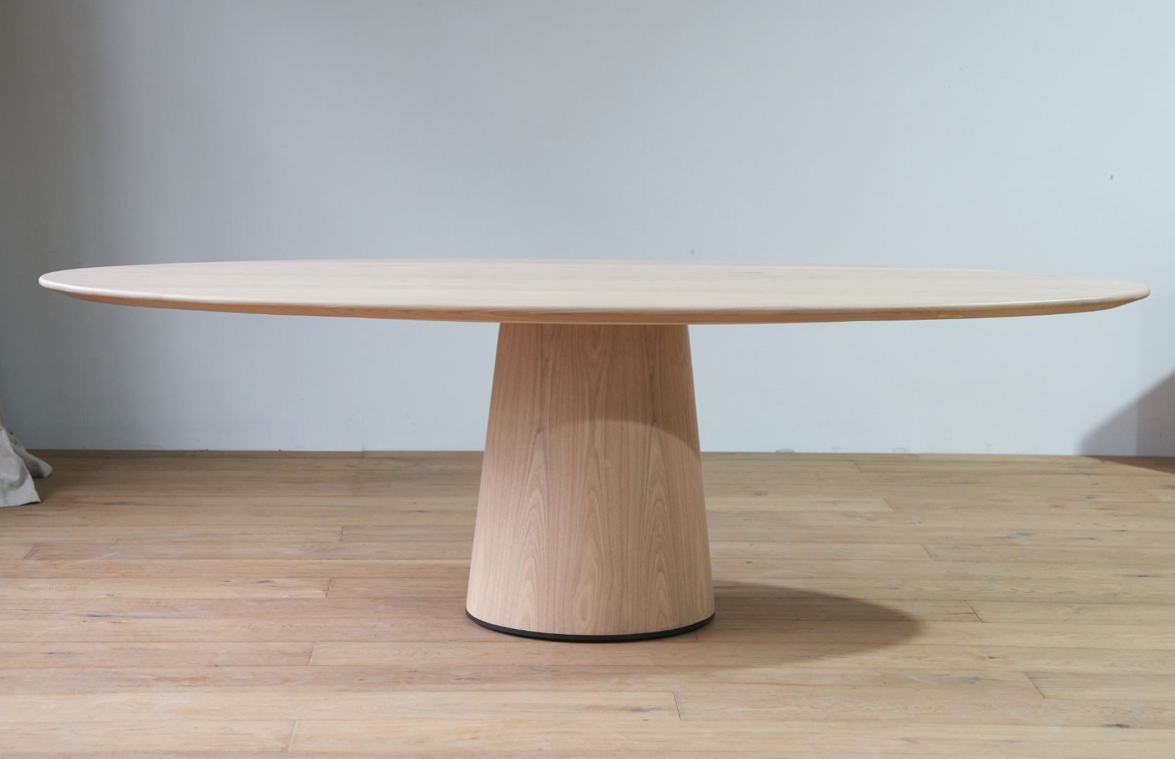 Custom Table Design 058