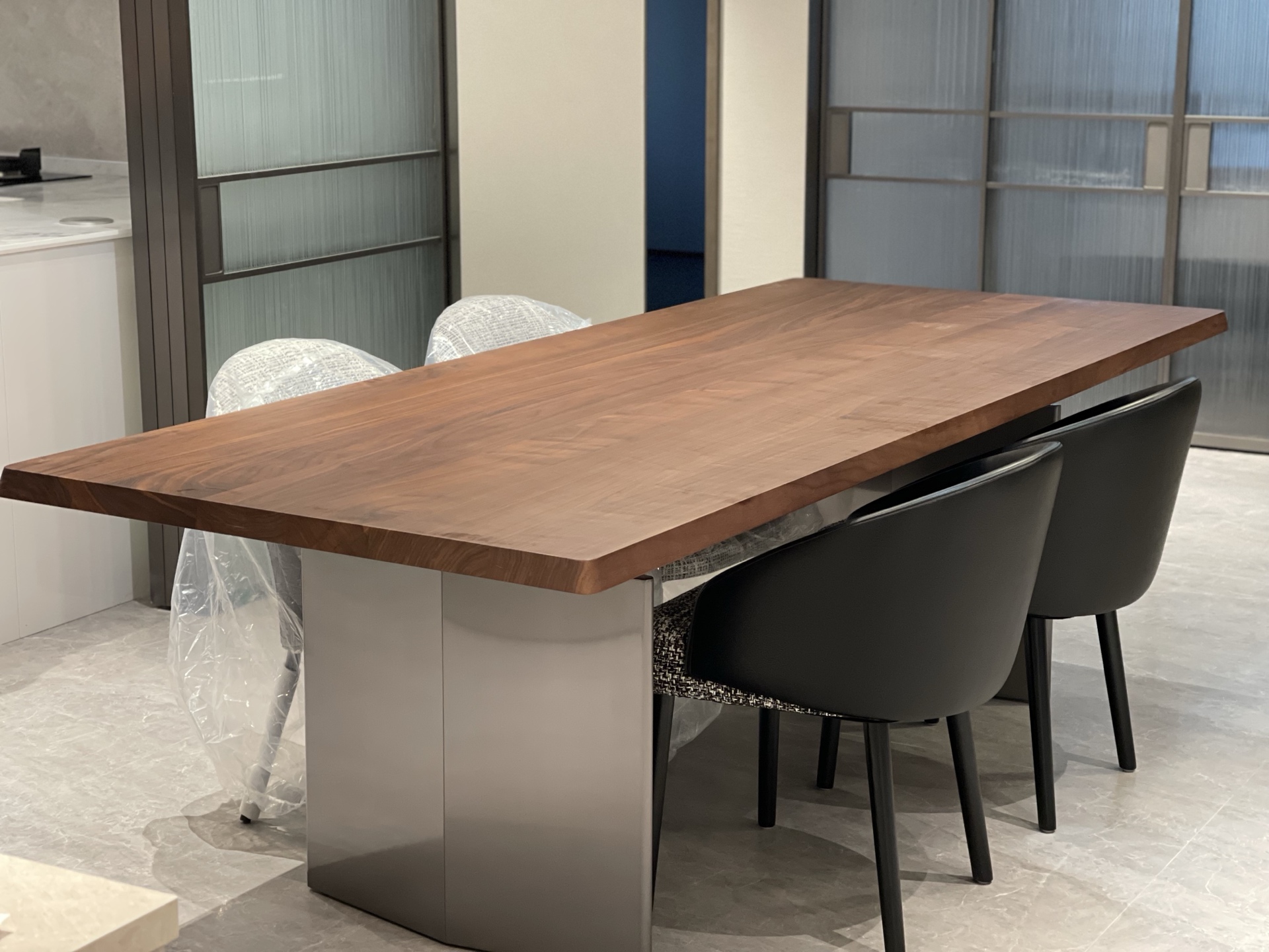 Black Walnut Furniture Customization 090